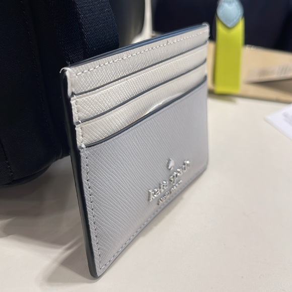 Kate Spade Madison Small Slim Card Holder
Platinum Grey Multi
NWT - Picture 14 of 16